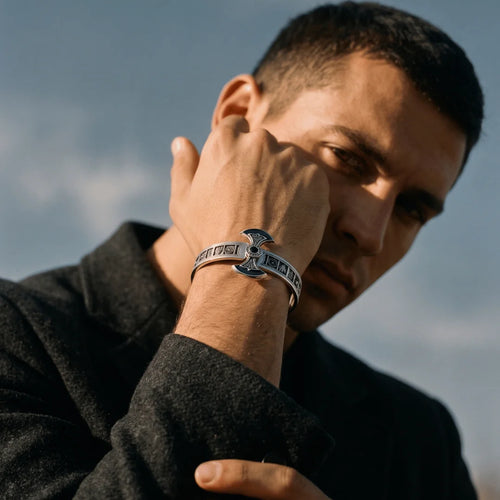 𝐓𝐡𝐞 𝐒𝐮𝐞𝐳 𝐁𝐫𝐚𝐜𝐞𝐥𝐞𝐭/A legacy of unbreakable will.